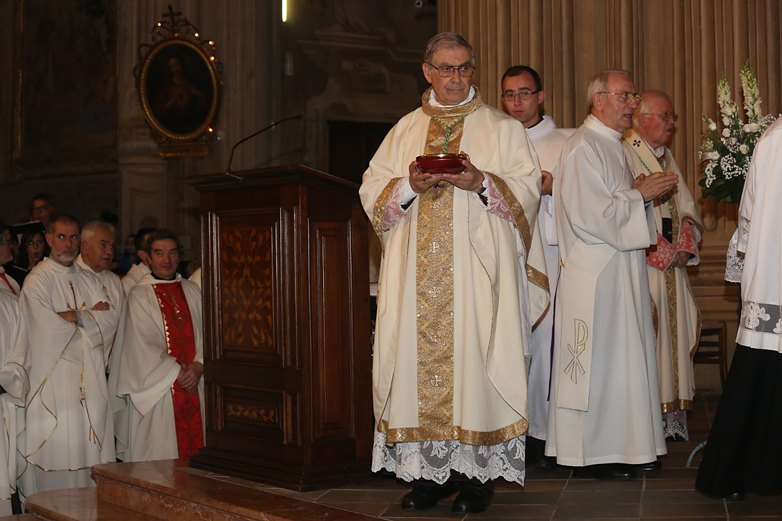 Monsignor Marco Prastaro Vescovo di Asti_342.jpg
